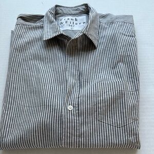 Frank & Eileen Barry Women’s Size Large 100% linen in exc. pre-owned condition.